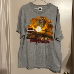 Harley Davidson tee shirt.
